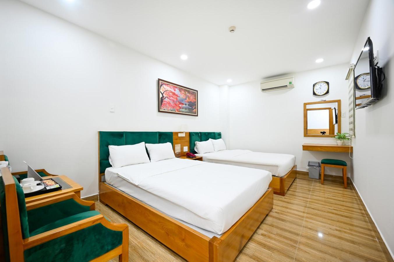 Vivian Airport Hotel Saigon Хошимин Экстерьер фото