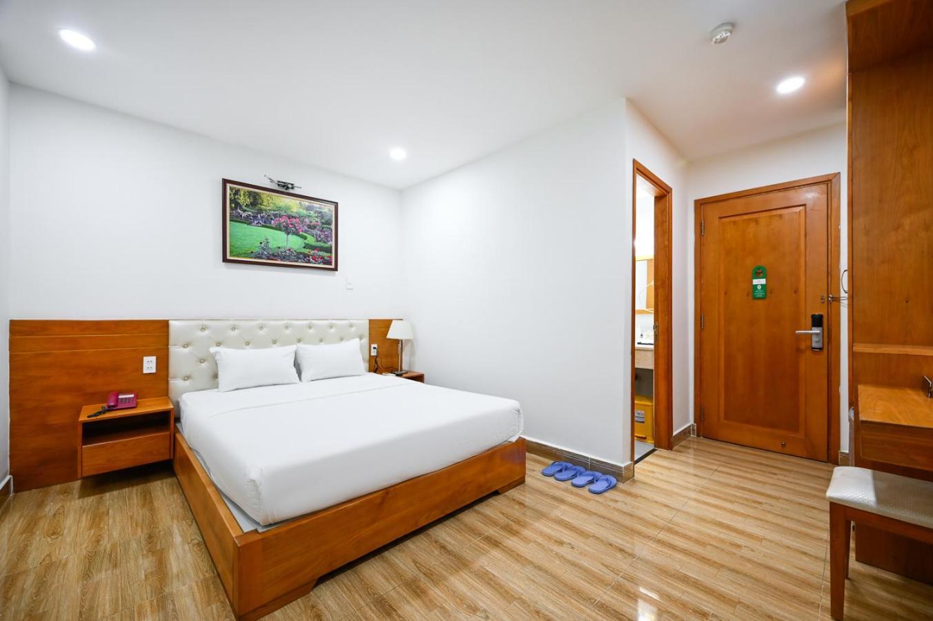 Vivian Airport Hotel Saigon Хошимин Экстерьер фото